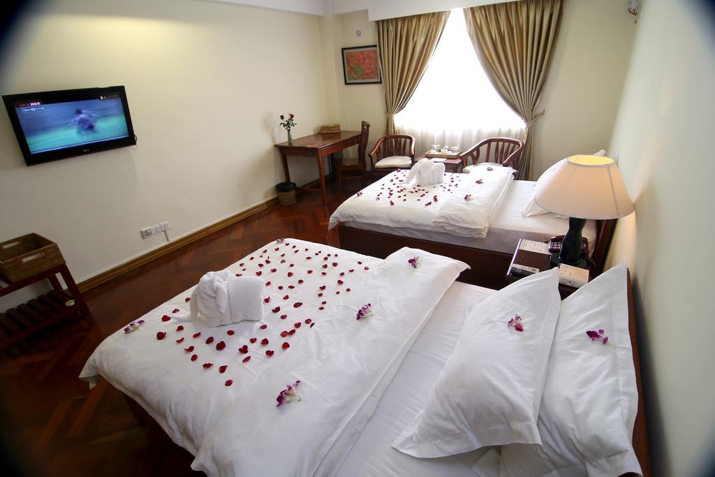 Shwe Htee Hotel , Mandalay Bagian luar foto