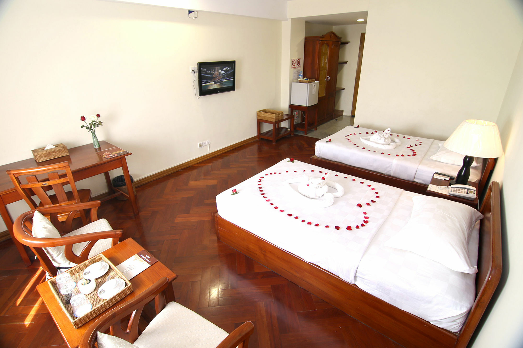 Shwe Htee Hotel , Mandalay Bagian luar foto