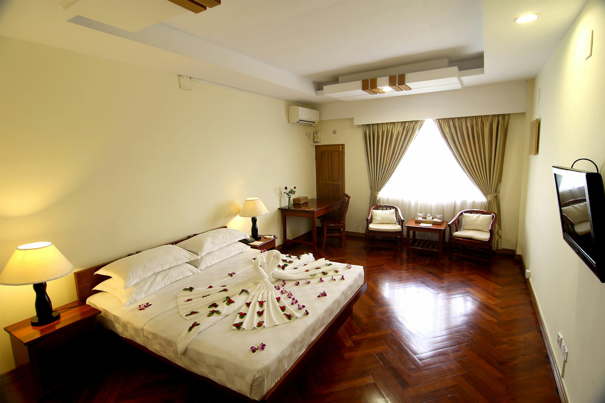 Shwe Htee Hotel , Mandalay Bagian luar foto